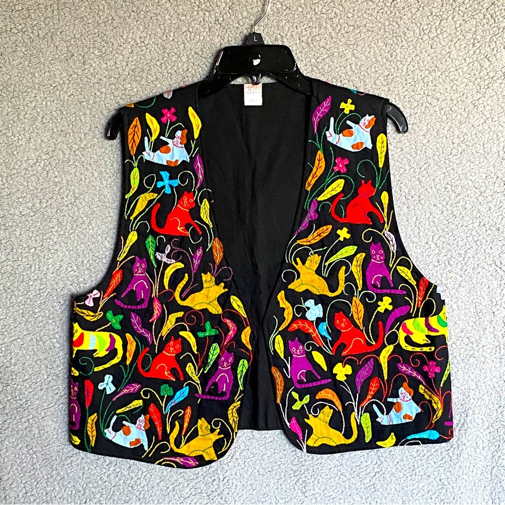 B3 Maharani Embroidered Vest Womens One Size Fits Most Cats Floral Christmas